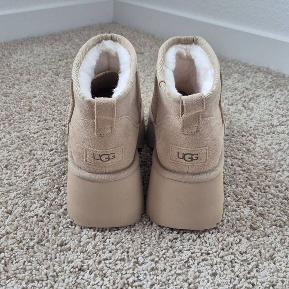 UGG CLASSIC ULTRA MINI HEIGHTS HICKORY PLATFORM BOOTS SIZE 10 - Picture 4 of 7